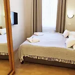 布达佩斯塞萨尔酒店